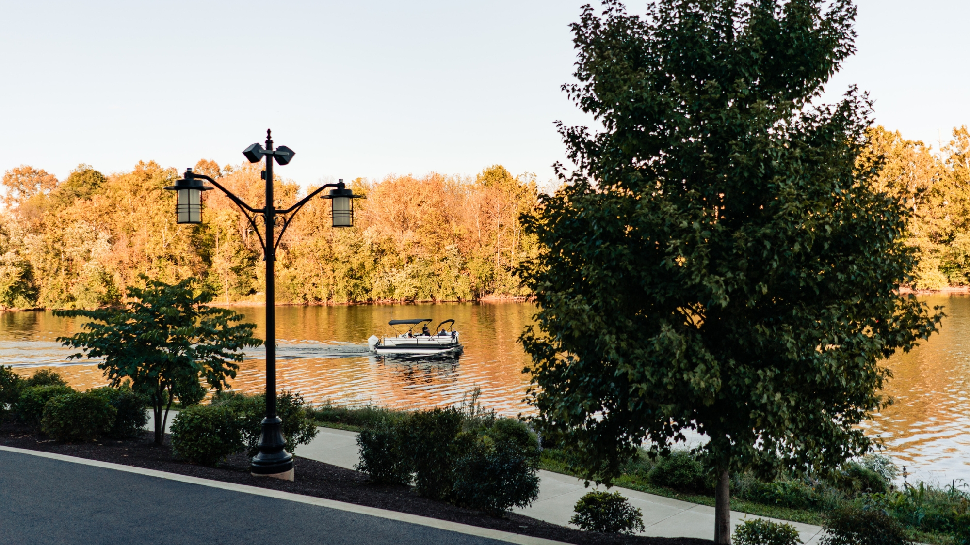 Top 7 Amenities That Make Waterfront Apartment Living Extraordinary